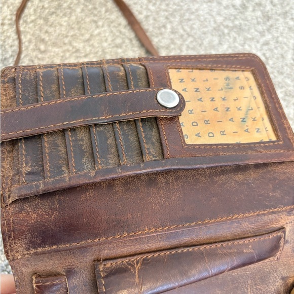 Chic Brown Leather Crossbody Bag - Picture 7 of 13